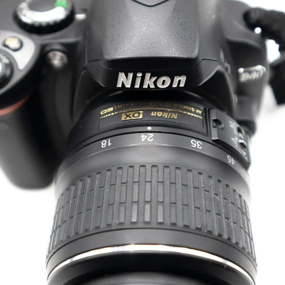 NIKON D40 Camera DSLR w/ 18-55mm + 55-200mm Lens Strap & Charger Included